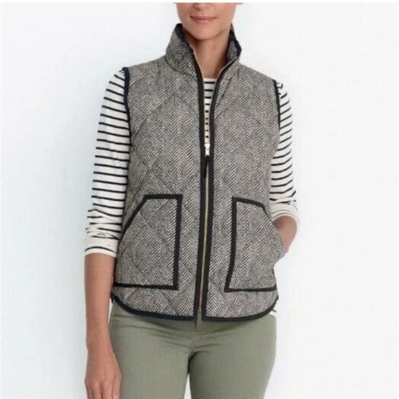 J.Crew Excursion puffer Down vest herringbone pattern Quilted Size M Black cream - Picture 4 of 4